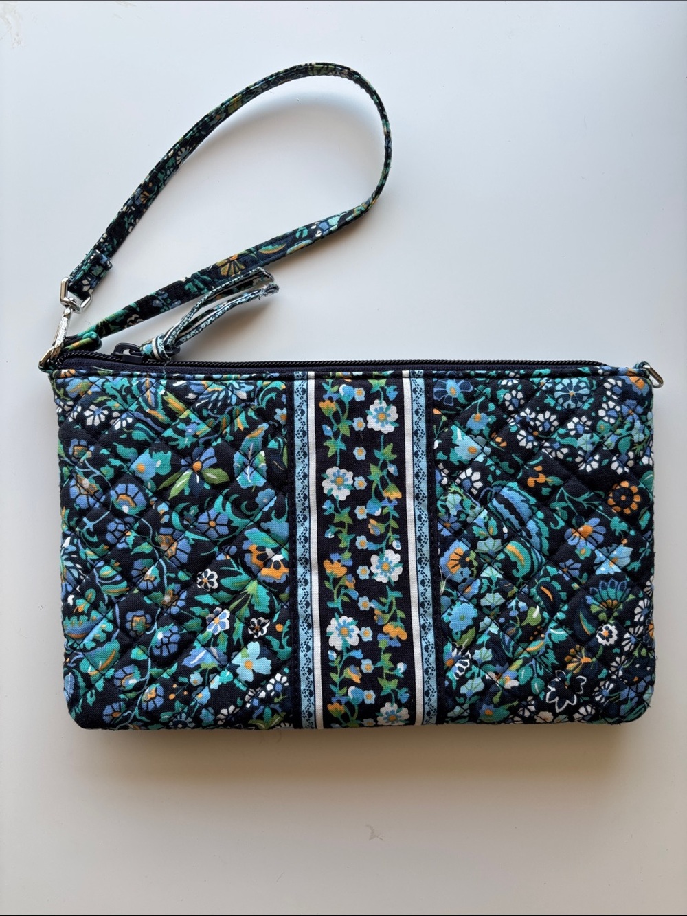 Vera Bradley RFID Convertible Wristlet in Dreamer Paisley